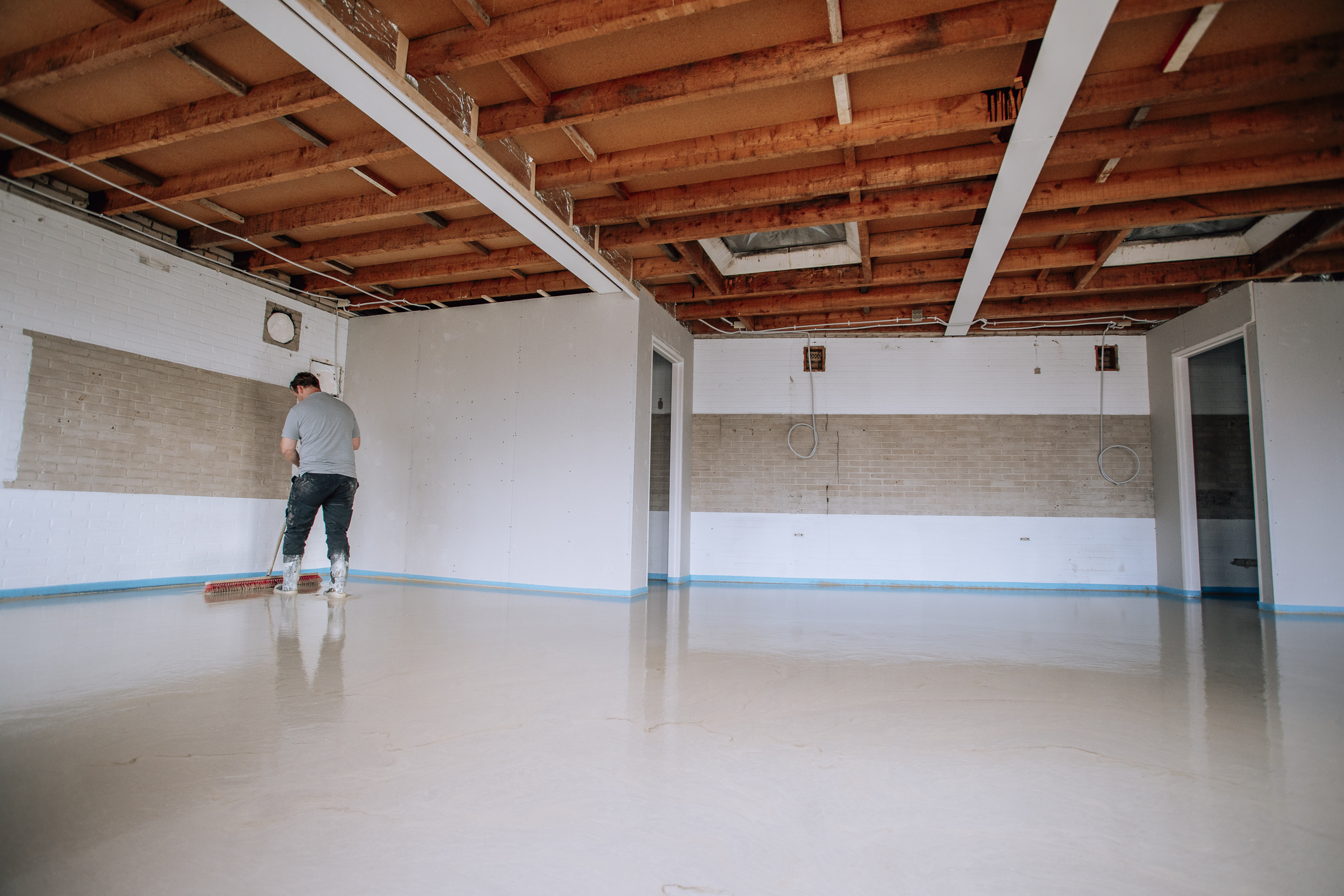 Gietdekvloer vs. tegels