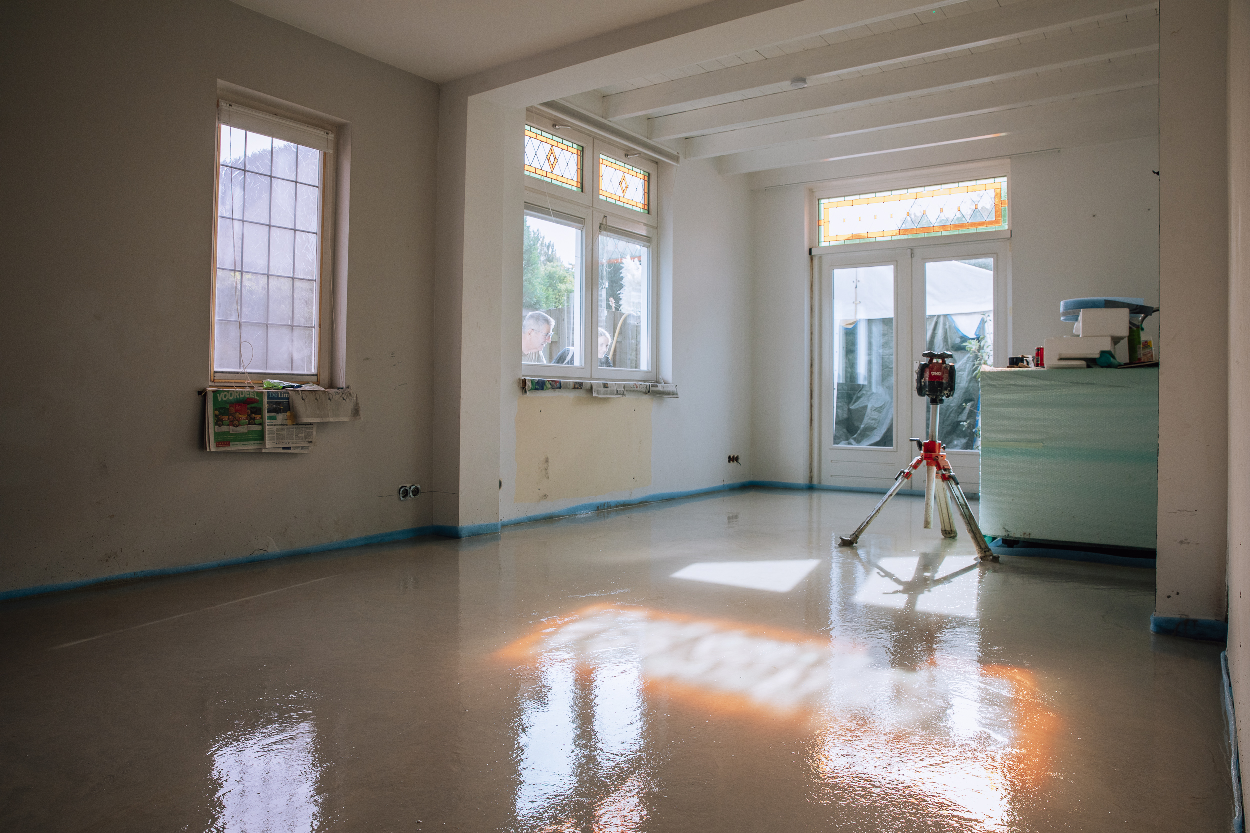 Sneller betegelen gietdekvloer